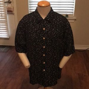 Good looking men’s button down shirt, great fit!